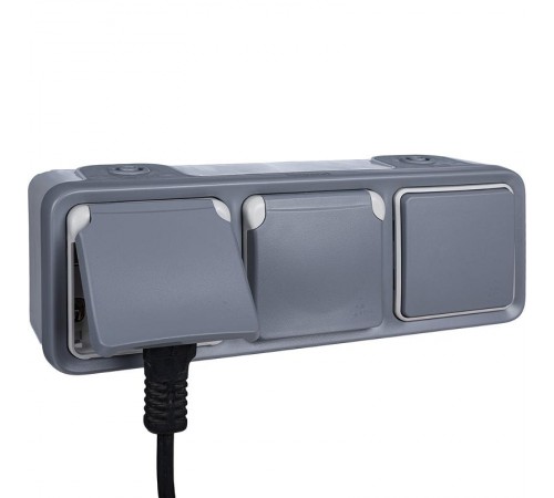 Plexo Серый Розетка с/з с крышкой винтовой зажим IP55  069571  Legrand