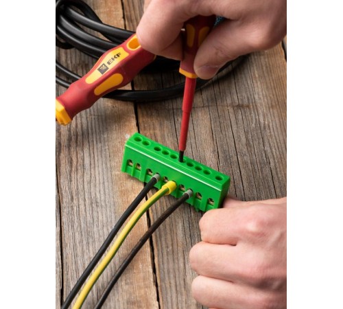 Шина "0" PE (6х9мм) 10 отверстий латунь зеленый изолированный корпус на DIN-рейку EKF PROxima  sn0-63-10-ig  EKF