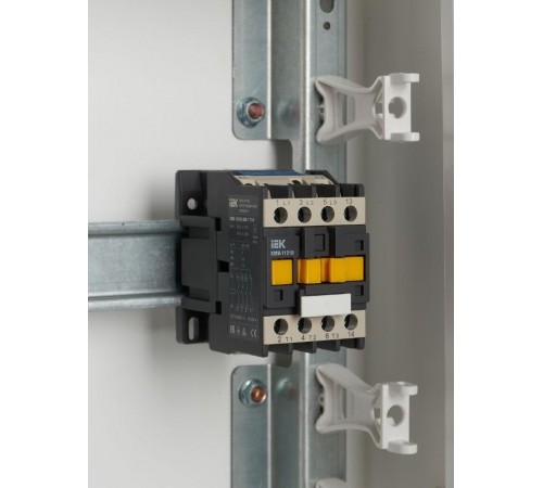 Контактор КМИ-11210 12А 230В/АС3 1НО   KKM11-012-230-10  IEK