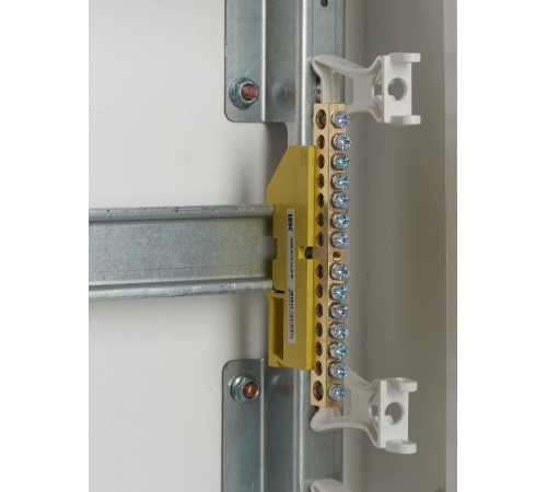 Шина PE "земля" на DIN-изоляторе ШНИ-8х12-14-Д-Ж  YNN10-812-14D-K05  IEK