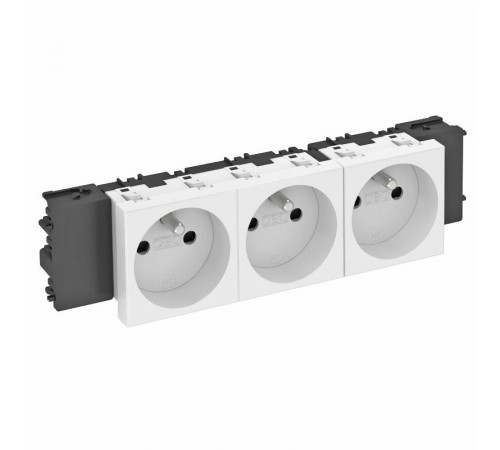 Розетка тройная 0° Modul45connect франц. стандарт, 250 В, 16A (белый) (STD-F0C RW3)  6120572  OBO Bettermann