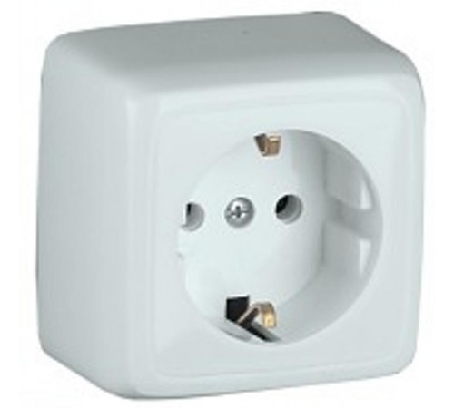 Розетка открытой установки, одноместная, с заземляющим контактом, с изолирующй пластиной, цвет белый  РА16-113  HEGEL