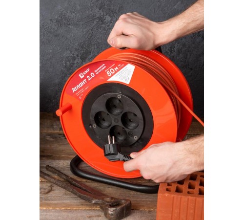 Удлинитель на катушке "Атлант 2.0" 4 гнезда 50м без заземления  ПВС 2*0,75 6А/1,3кВт PROxima  UKA02-06-275-4-50  EKF