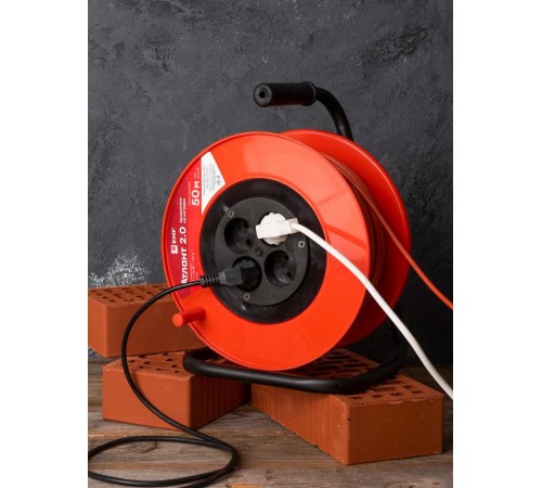 Удлинитель на катушке "Атлант 2.0" 4 гнезда 50м без заземления  ПВС 2*0,75 6А/1,3кВт PROxima  UKA02-06-275-4-50  EKF