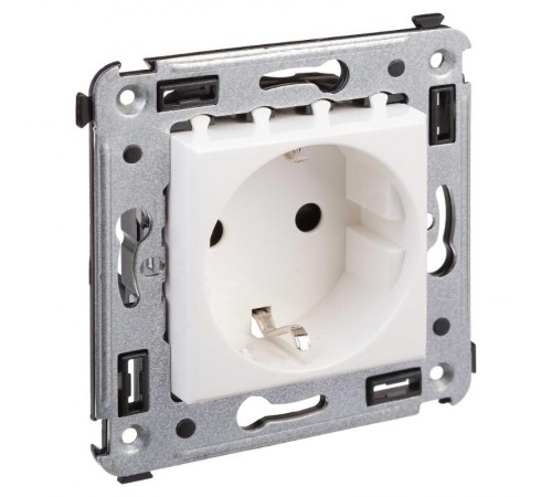 Розетка в стену, 2P+E, с з/ш, "Avanti", "Белое облако"  4400003  DKC