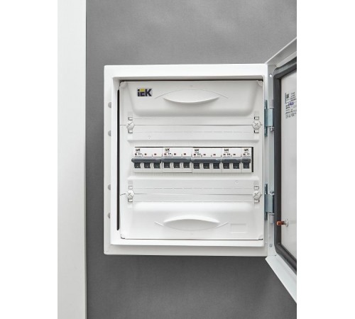 Выключатель автоматический трехполюсный M10N 3P C 25А 10кА ARMAT  AR-M10N-3-C025  IEK