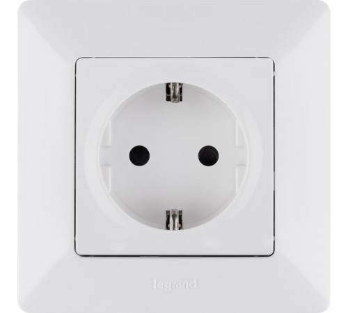 Valena LIFE DIY Белый Розетка 1-ая с/з с защитными шторками, безвинт.зажим  753420  Legrand