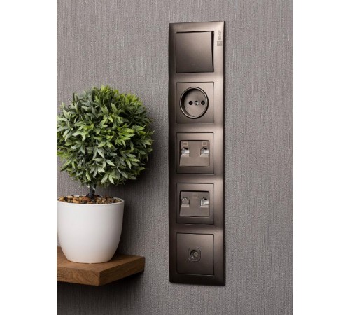 Валенсия Рамка 5-местная графит  EWM-G-305-60  EKF