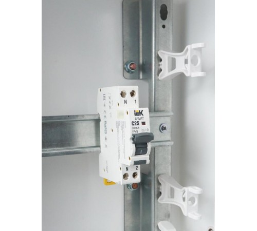 Выключатель автоматический дифференциального тока АВДТ B06S 1P+NP C25 30мА тип AC (18мм) ARMAT IEK  AR-B06S-1N-C25C030  IEK