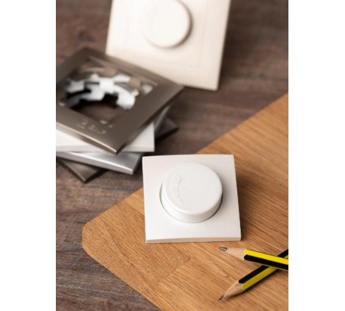 Валенсия лицевая панель светорегулятора 600W 220В жемчуг EKF PROxima   ESD06-L-101-50   EKF