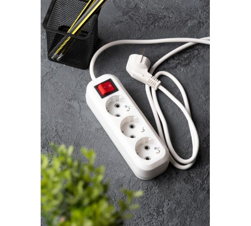 Удлинитель "Эксперт"  3 гнезда 3 метра 16А/3,5кВт с выключателем и заземлением ПВС 3х1 EKF PROxima  UBA16-310-3-03i  EKF