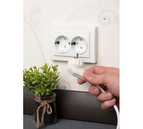 Минск Розетка 2-местная СП с заземлением 16А белая с защ. штор. EKF Basic  ERR16-128-100  EKF