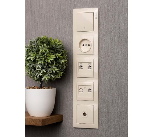 Валенсия рамка 5-местная кремовая PROxima  EWM-G-305-20  EKF