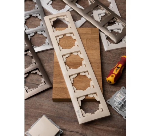 Валенсия рамка 5-местная кремовая PROxima  EWM-G-305-20  EKF