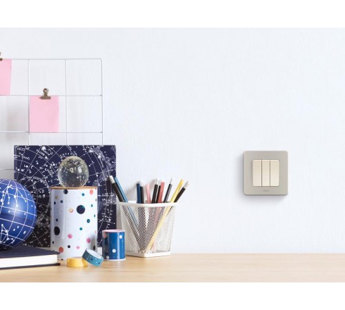 Inspiria Слоновая кость Выключатель 3-клавишный С/У без рамки  673641  Legrand