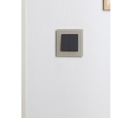 BRITE Рамка 1-ая РУ-1-2-БрД стекло дымчатый  BR-M12-G-K30  IEK