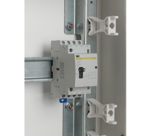 Контактор модульный с ручным управлением КМ20-40МР AC KARAT  MKK12-20-40  IEK