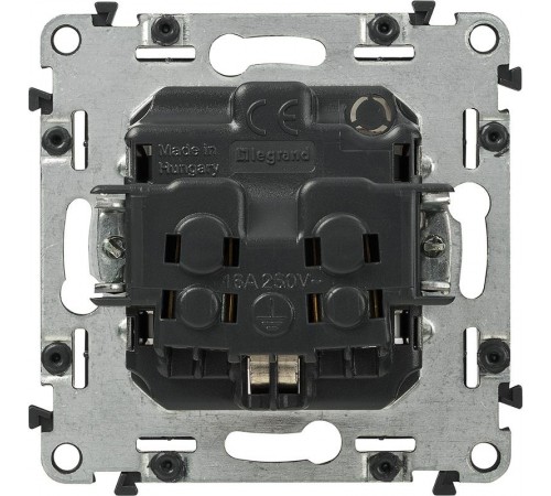 Valena Мех IN'MATIC Розетка с/з, со шторками, винт.зажим  753029  Legrand