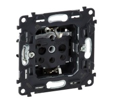 Valena Мех IN'MATIC Розетка с/з, со шторками, винт.зажим  753029  Legrand