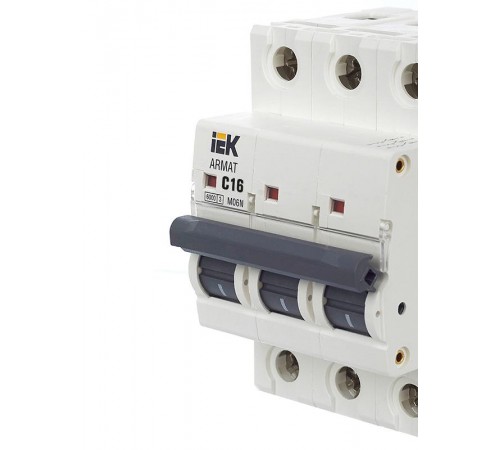 Выключатель автоматический трехполюсный M06N 3P C 16А 6кА ARMAT  AR-M06N-3-C016  IEK