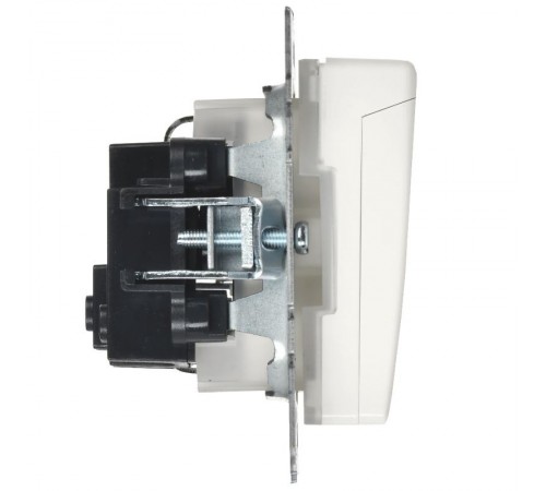 BRITE Розетка с заземлением со шторками с кр. 16А IP44 РСбш10-3-44-БрБ белый  BR-R16-16-44-K01  IEK