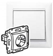 Valena DIY Белый Розетка 1-ая с/з с защитными шторками  694269  Legrand