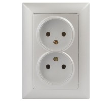 Розетка Intro Solo 4-204-06 без заземления двойная 2х2P, 16А-250В, IP20, СУ, перламутр  Б0053671  Intro