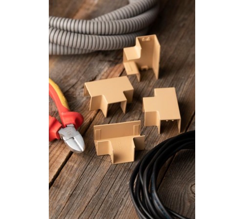 Угол T-образный (25х25) (4 шт) Plast EKF PROxima   под светлое деревоtchl-25-25x4EKF