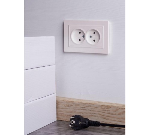 BRITE Розетка 2-ая без заземления со шторками 10А в сборе РСш12-2-БрЖ жемчуг  BR-R23-10-K36-F  IEK