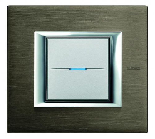 Axolute декоративные накладки прямоугольной формы, анодированные, цвет бронза, на 2 модуля  HA4802BR  Legrand