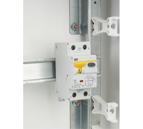 Выключатель автоматический дифференциального тока АВДТ 32 1п+N 6А C 30мА тип A  MAD22-5-006-C-30  IEK