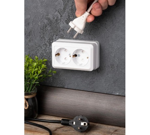 Рим Розетка 2-местная 16А с заземлением белая с защ. штор. EKF  ENR16-128-100  EKF