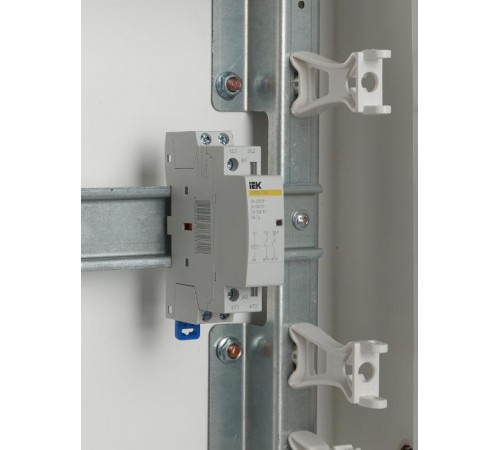 Контактор модульный КМ20-20М AC  MKK11-20-20  IEK