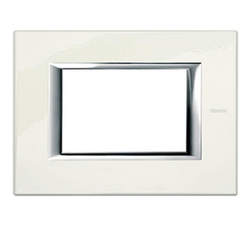 Axolute декоративные накладки прямоугольной формы, лакированные, цвет фарфор, на 3 модуля  HA4803BG  Legrand