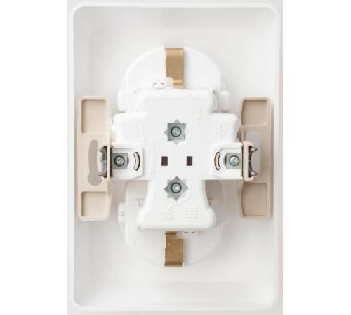 Этюд Белый С/У Розетка 2-ая с заземлением со шторками 16А 250B  PC16-108B  SE