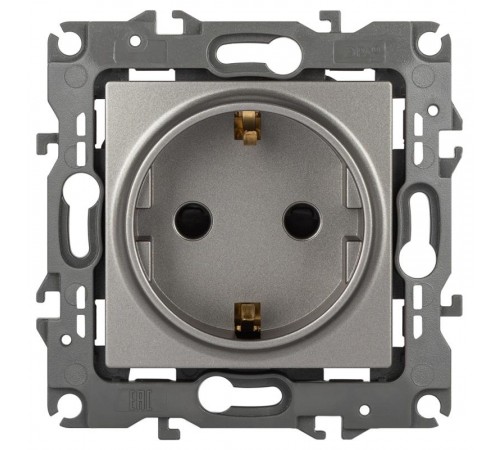 Розетка ЭРА Серия 12 12-2102-16 , с заземлением со шторками, 16А-250В, Эра12, титан   Б0065651  ЭРА