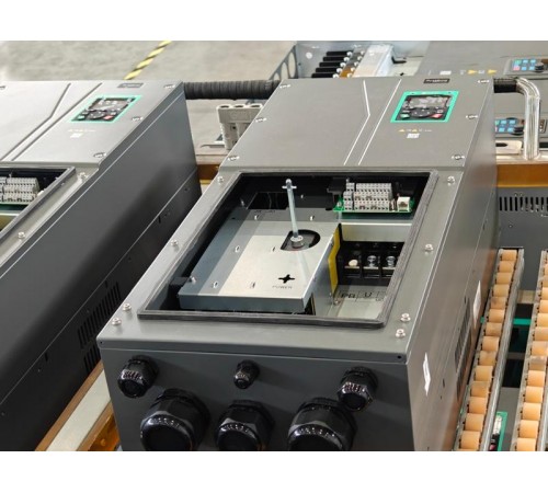 Преобразователь частоты STV900 G-тип: 18.5 кВт (P-тип: 22 кВт) 400В IP55  STV900D18N4-IP55  SE