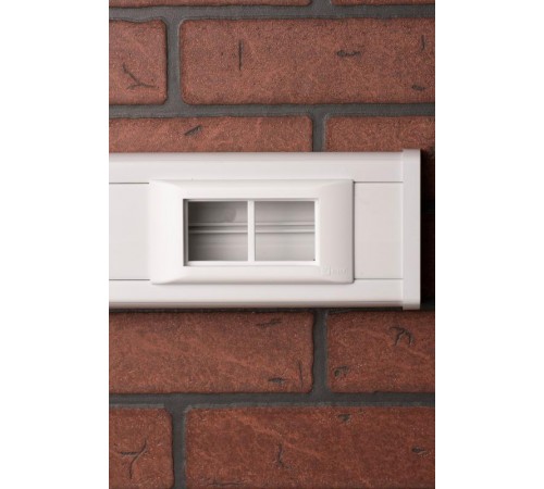 Рамка+суппорт на 4 модуля (2 поста) для парапетного кабельного канала C-Line  sup-4-105-50  EKF