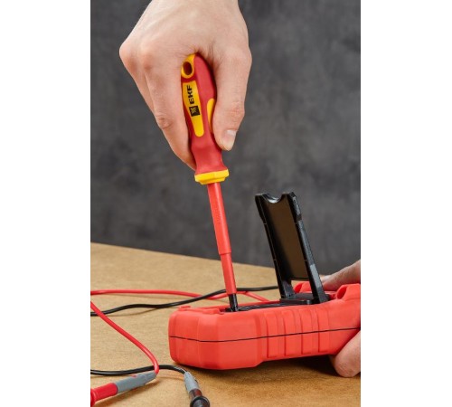 Отвертка Master PZ2x100 мм 1000В EKF Basicpz-2-100-mas-inEKF