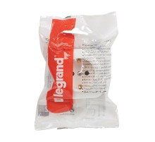 Quteo Белый Розетка с заземлением со шторками  782220  Legrand