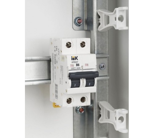 Выключатель автоматический двухполюсный M06N 2P B 6А 6кА ARMAT  AR-M06N-2-B006  IEK