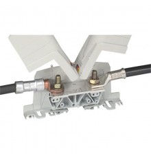 Силовая клемма Viking 3 - два вывода под наконечник - шаг 42 мм  039014  Legrand