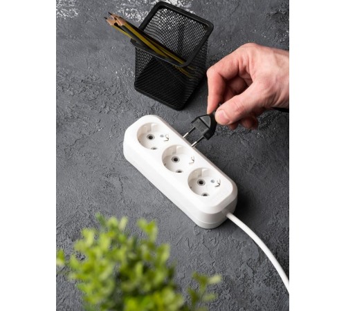 Удлинитель "Эксперт"  3 гнезда 2 метра 16А/3,5кВт с заземлением ПВС 3х1 EKF PROxima  UBA16-310-3-02  EKF