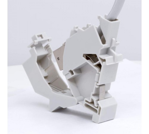 Адаптер на DIN рейку для модулей Keystone (для модулей форм-фактора S19)  RNW1DIN  DKC