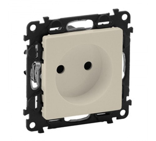 Valena LIFE DIY Сл.кость Розетка б/з, со шторками, безвинт зажим  753516  Legrand