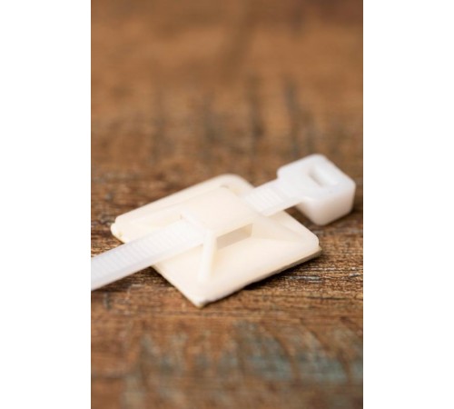 Площадка самоклеющаяся 30х30мм (упак 100 шт) EKF PROxima  plc-30x30  EKF