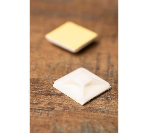 Площадка самоклеющаяся 30х30мм (упак 100 шт) EKF PROxima  plc-30x30  EKF