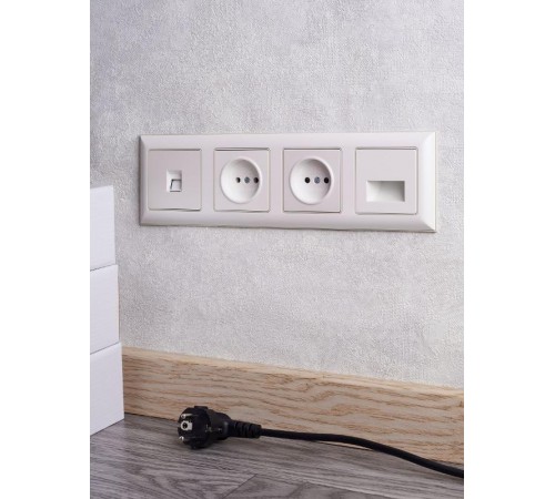 BRITE Рамка 4-ая РУ-4-Бр бежевый/жемчуг  BR-M42-12-1-K10  IEK