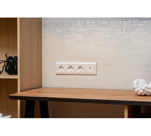 BRITE Рамка 4-ая РУ-4-Бр бежевый/жемчуг  BR-M42-12-1-K10  IEK