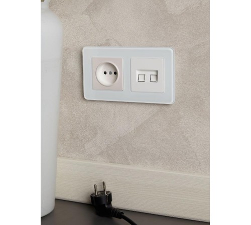 BRITE Рамка 2-ая РУ-2-2-Бр стекло белый RE  BR-M22-G-41-K01  IEK